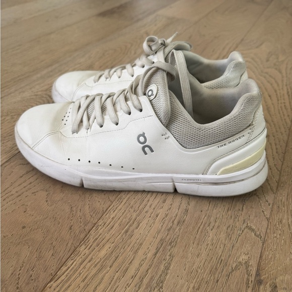On Running The Roger Mens Shoe White Size 10 - Picture 1 of 5